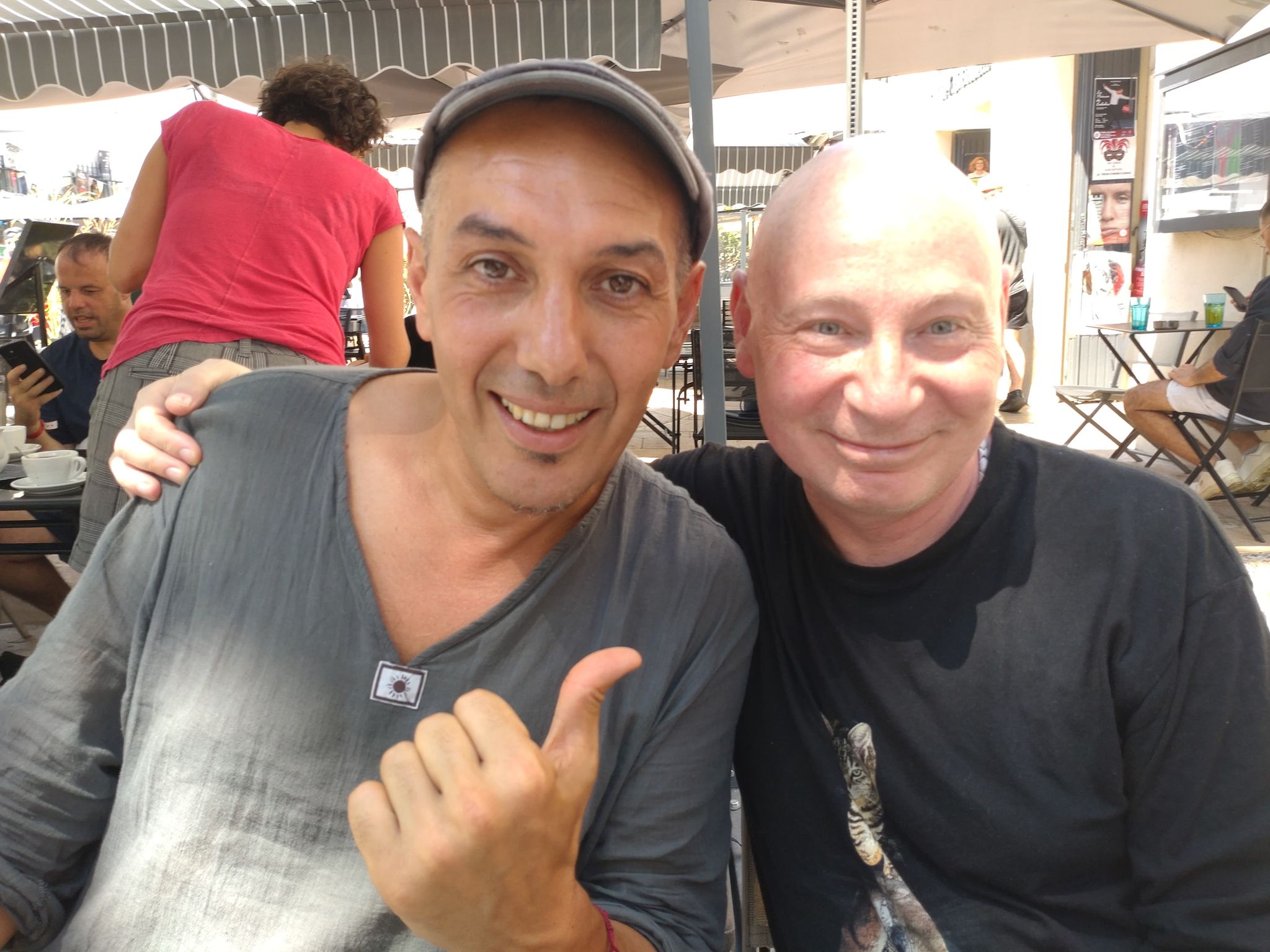 Avec Kaddour ( HK et les saltimbanks) au resto.