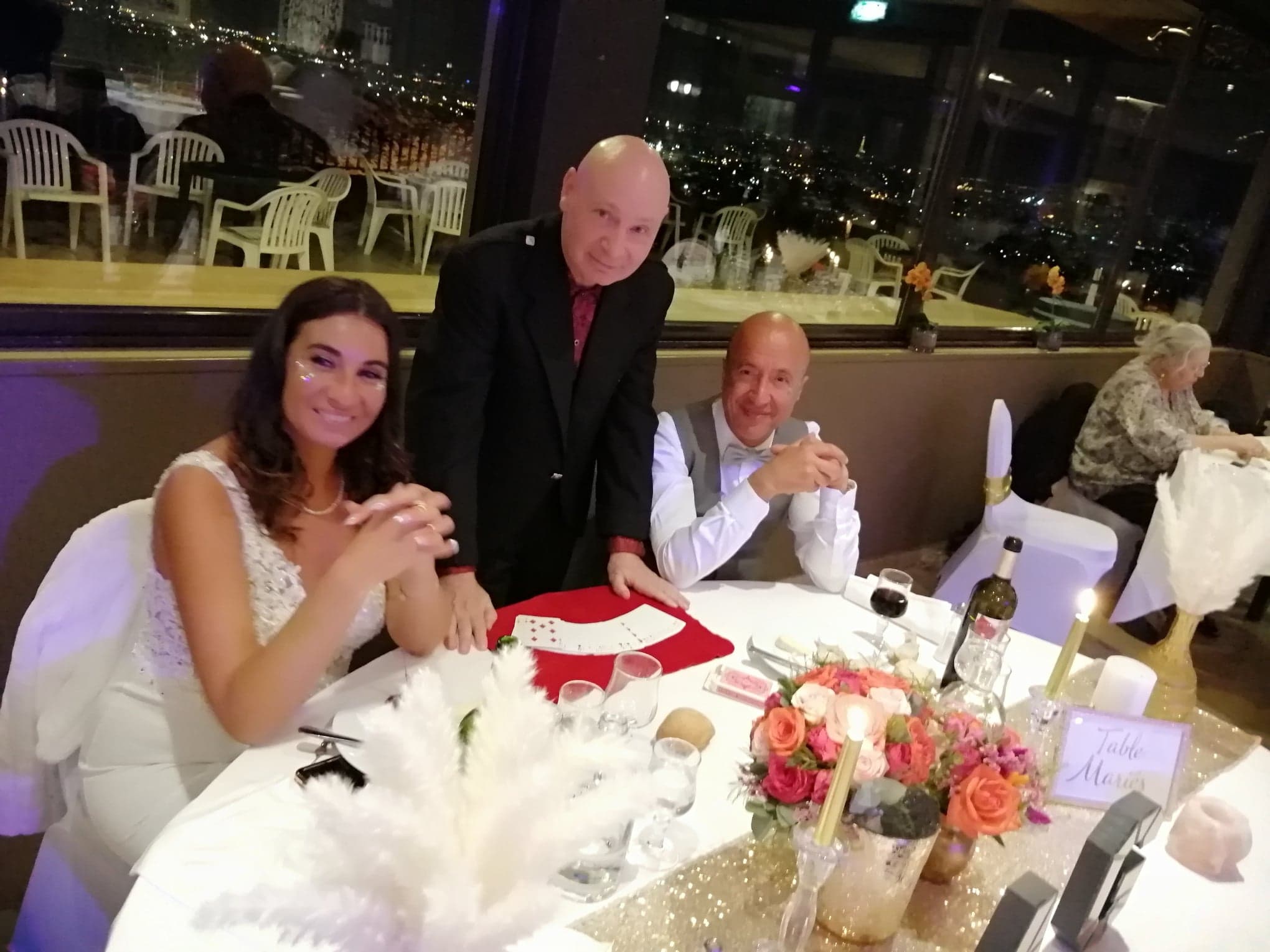 Animation close-up mentalisme pour un mariage.